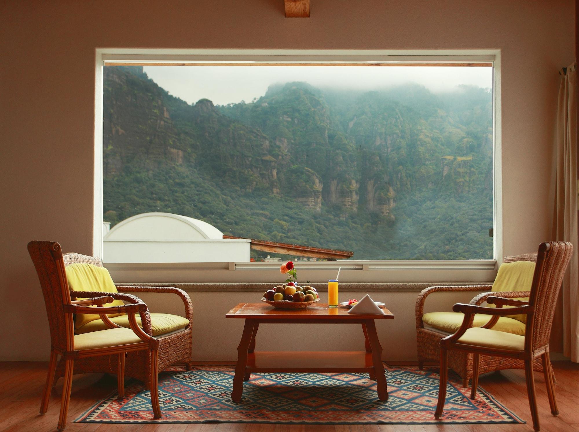Posada Del Tepozteco - Hotel & Gallery Тепоцтлан Екстериор снимка