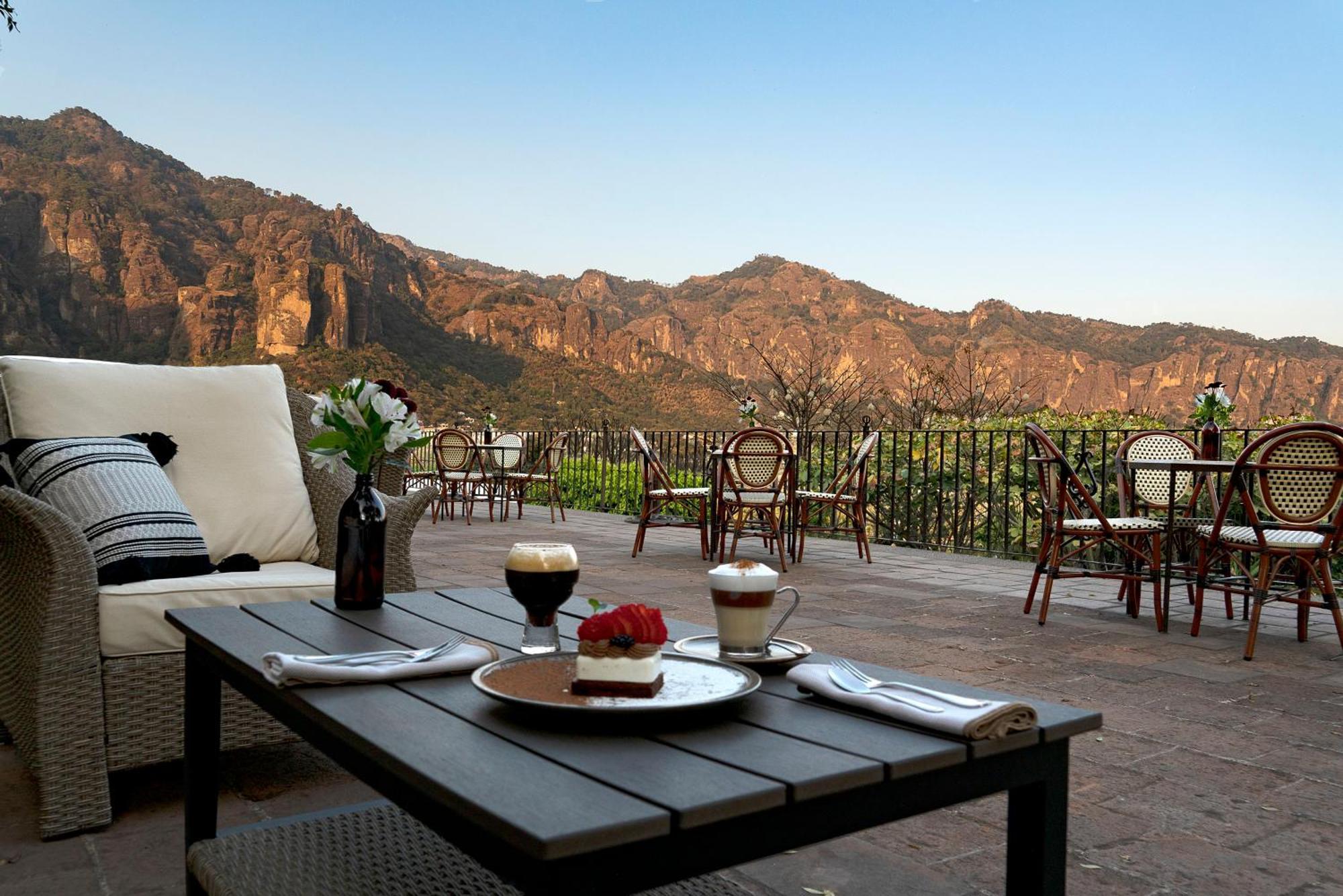 Posada Del Tepozteco - Hotel & Gallery Тепоцтлан Екстериор снимка