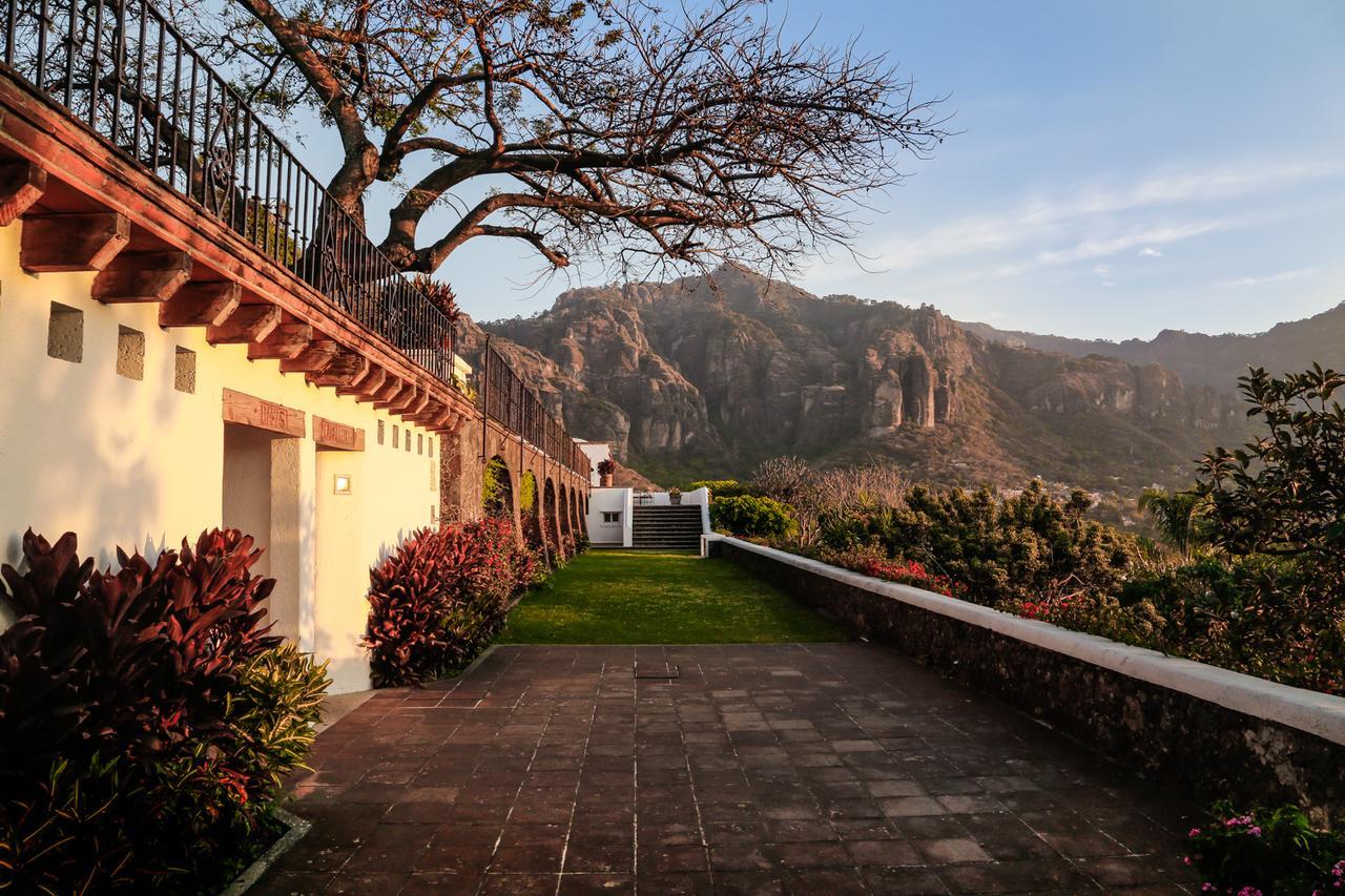 Posada Del Tepozteco - Hotel & Gallery Тепоцтлан Екстериор снимка